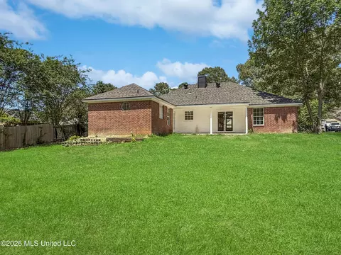 Exterior - 109 Post Oak Dr, Brandon, MS 39047 photo 4 of 6