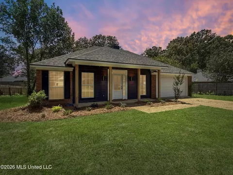 Exterior - 109 Post Oak Dr, Brandon, MS 39047 photo 6 of 6