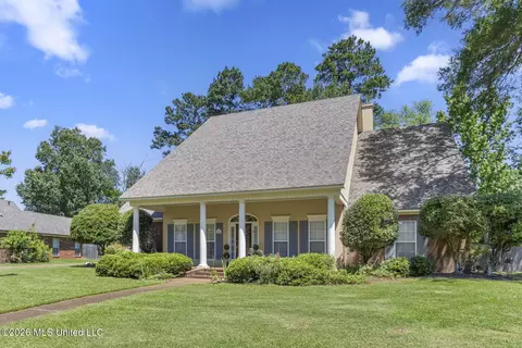 Exterior - 525 Ridge Cir, Brandon, MS 39047 photo 3 of 12