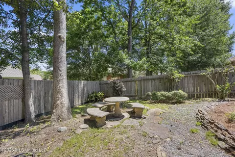 Exterior - 525 Ridge Cir, Brandon, MS 39047 photo 11 of 12