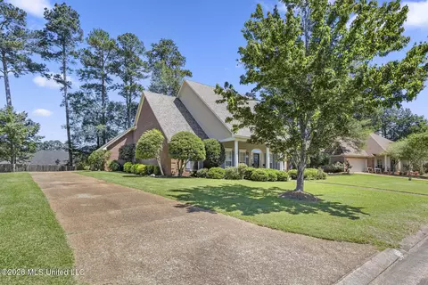Exterior - 525 Ridge Cir, Brandon, MS 39047 photo 2 of 12