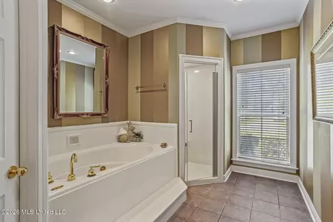 Bath - 525 Ridge Cir, Brandon, MS 39047 photo 1 of 7