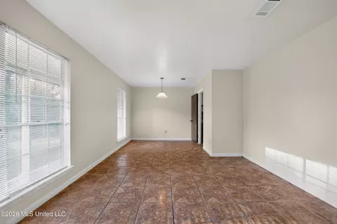 Living - 2377 Breckinridge Rd, Jackson, MS 39204 photo 8 of 8