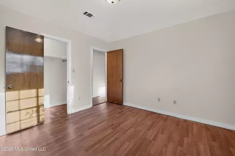 Bedroom - 2377 Breckinridge Rd, Jackson, MS 39204 photo 12 of 16