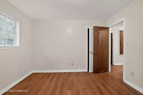 Bedroom - 2377 Breckinridge Rd, Jackson, MS 39204 photo 11 of 16