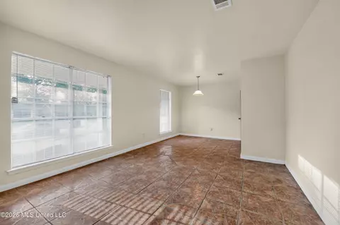Living - 2377 Breckinridge Rd, Jackson, MS 39204 photo 7 of 8