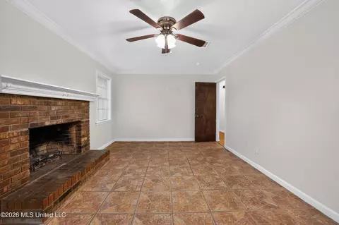Living - 2377 Breckinridge Rd, Jackson, MS 39204 photo 1 of 8