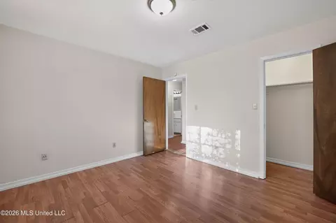 Bedroom - 2377 Breckinridge Rd, Jackson, MS 39204 photo 6 of 16