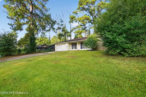 Exterior - 2377 Breckinridge Rd, Jackson, MS 39204 photo 5 of 8