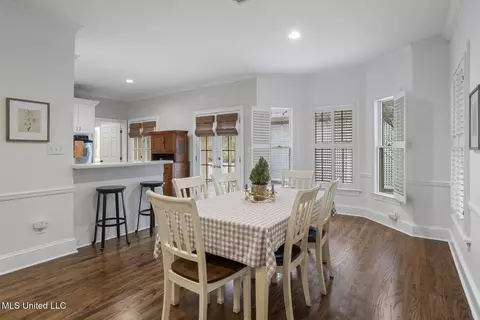 Dining - 1204 Saint Ann St, Jackson, MS 39202 photo 2 of 3