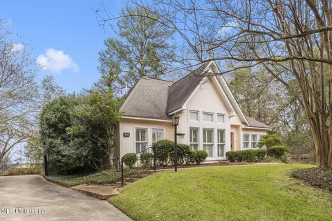 Exterior - 1204 Saint Ann St, Jackson, MS 39202 photo 2 of 10