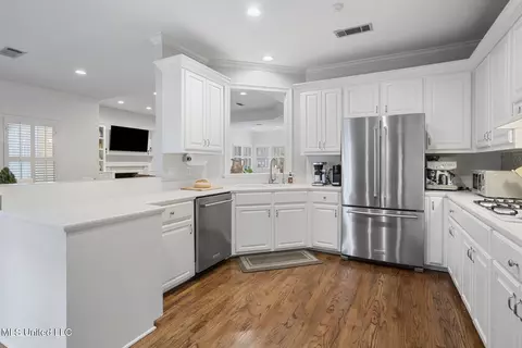 Kitchen - 1204 Saint Ann St, Jackson, MS 39202 photo 2 of 5