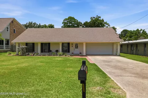 319 Eastview Dr, Biloxi, MS 39531
