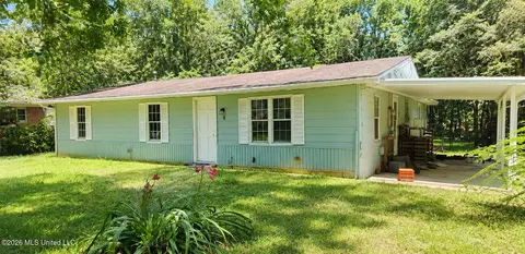 13098 Michael St, Biloxi, MS 39532