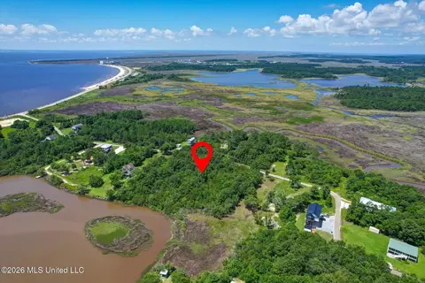5138 Pointset Ave, Bay Saint Louis, MS 39520