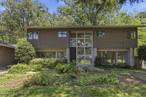 3954 Eastwood Dr, Jackson, MS 39211