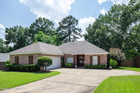 Exterior - 206 Pinevale St, Flowood, MS 39232 photo 2 of 8