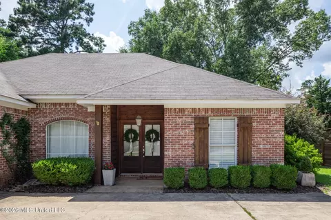 Exterior - 206 Pinevale St, Flowood, MS 39232 photo 3 of 8