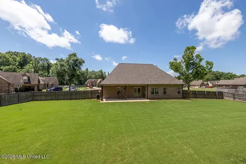 Exterior - 1266 Fieldstone St, Hernando, MS 38632 photo 6 of 11