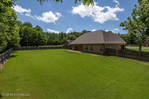Exterior - 1266 Fieldstone St, Hernando, MS 38632 photo 7 of 11