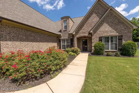 Exterior - 1266 Fieldstone St, Hernando, MS 38632 photo 2 of 11
