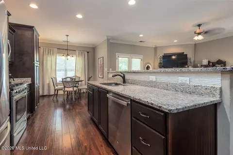 Kitchen - 1266 Fieldstone St, Hernando, MS 38632 photo 4 of 4
