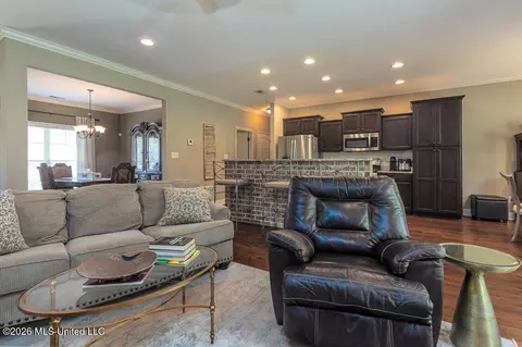 Living - 1266 Fieldstone St, Hernando, MS 38632 photo 2 of 2
