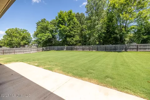 Exterior - 1266 Fieldstone St, Hernando, MS 38632 photo 3 of 11