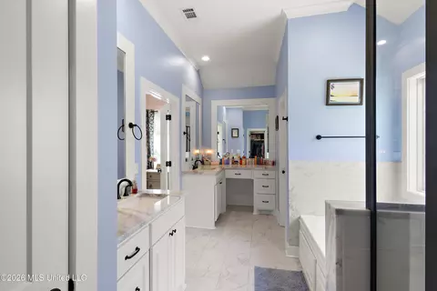 Bath - 605 Cobalt Way, Brandon, MS 39042 photo 2 of 4