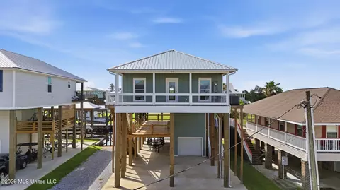 4062 Devon St, Bay Saint Louis, MS 39520