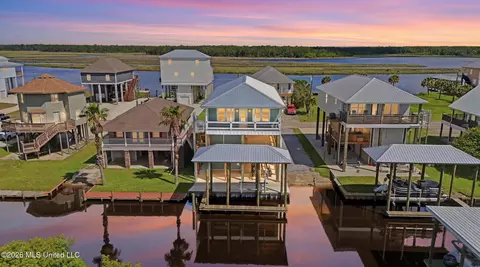 4062 Devon St, Bay Saint Louis, MS 39520