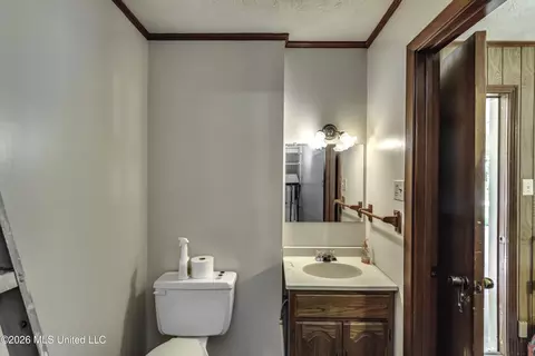 Bath - 4151 Kimbell Rd, Terry, MS 39170 photo 6 of 6