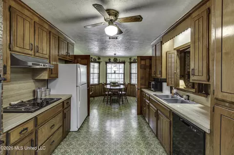 Kitchen - 4151 Kimbell Rd, Terry, MS 39170 photo 1 of 7