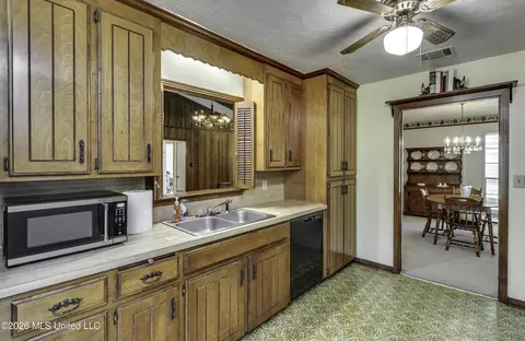 Kitchen - 4151 Kimbell Rd, Terry, MS 39170 photo 6 of 7