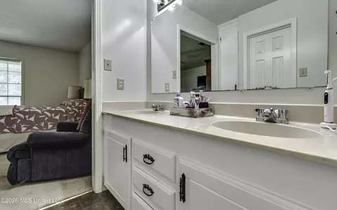 Bath - 4151 Kimbell Rd, Terry, MS 39170 photo 3 of 6