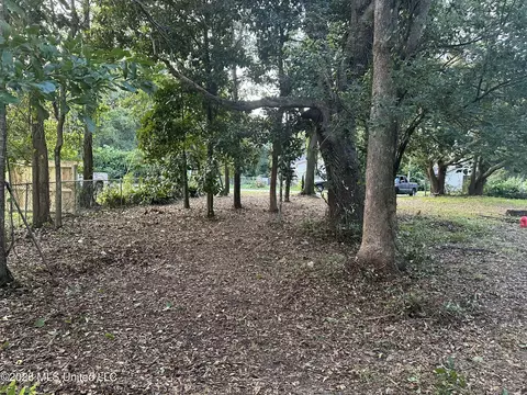 815 N Wright Ave, Long Beach, MS 39560 photo 2