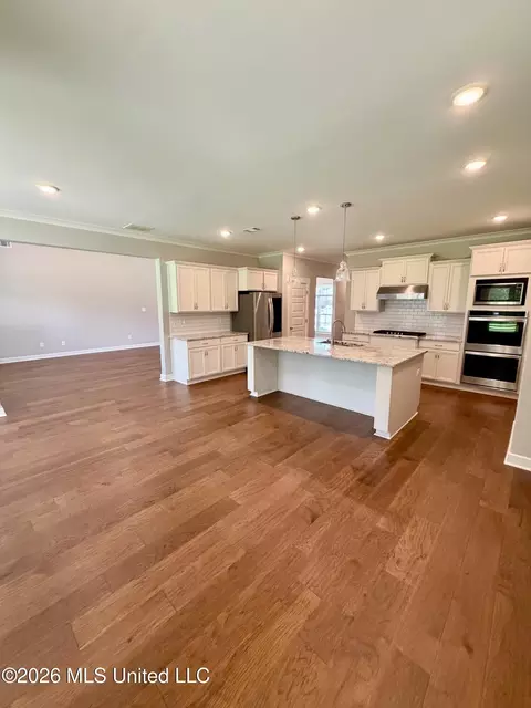 Kitchen - 7337 E Hawks Crossing Dr, Olive Branch, MS 38654 photo 2 of 2