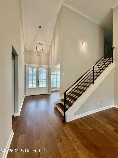 Entry Way - 7337 E Hawks Crossing Dr, Olive Branch, MS 38654 photo 1 of 5