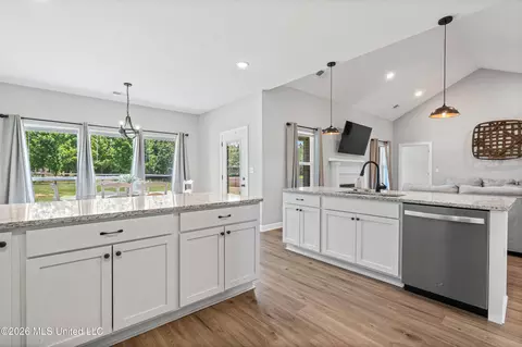 Kitchen - 123 Deerfield Trce, Coldwater, MS 38618 photo 3 of 3