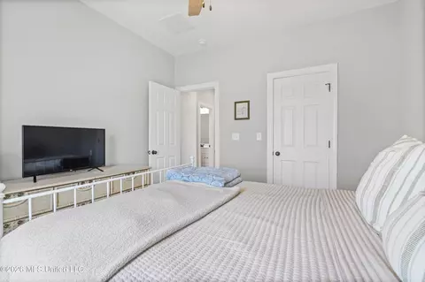 Bedroom - 123 Deerfield Trce, Coldwater, MS 38618 photo 4 of 4