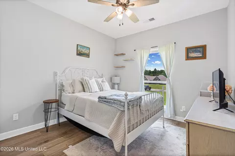 Bedroom - 123 Deerfield Trce, Coldwater, MS 38618 photo 3 of 4