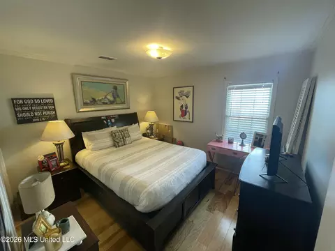 Bedroom - 401 Pine Dr, Brookhaven, MS 39601 photo 2 of 5