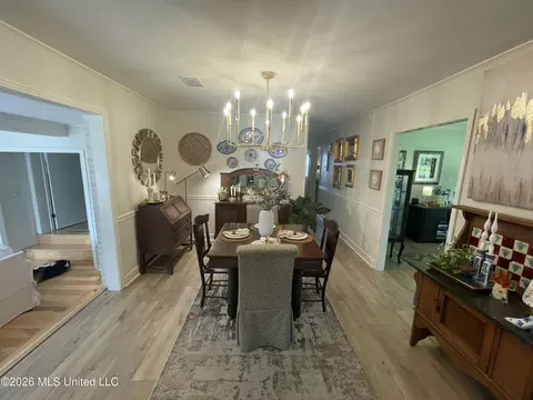 Dining - 401 Pine Dr, Brookhaven, MS 39601 photo 2 of 2