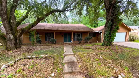 1608 Melrose Pl, Clinton, MS 39056