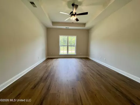 Living - 2253 Scott Mdws Ln, Hernando, MS 38632 photo 7 of 7