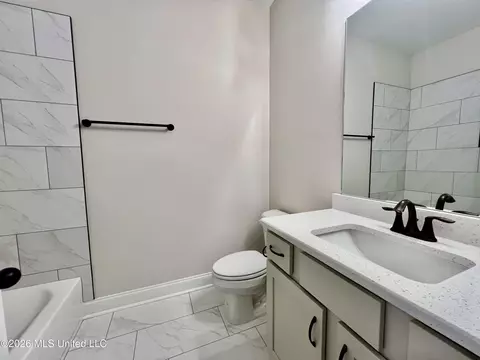 Bath - 2253 Scott Mdws Ln, Hernando, MS 38632 photo 5 of 6