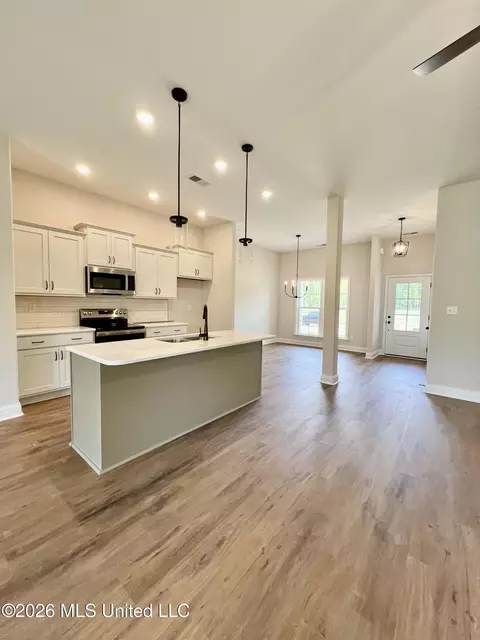 Kitchen - 2253 Scott Mdws Ln, Hernando, MS 38632 photo 2 of 5