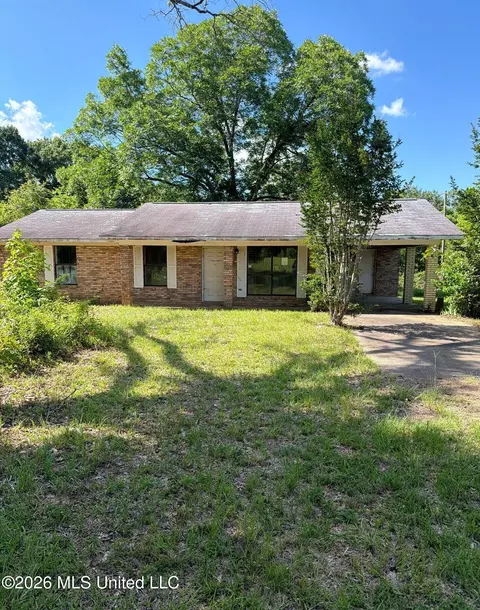1520 Allman Trl, Bogue Chitto, MS 39629