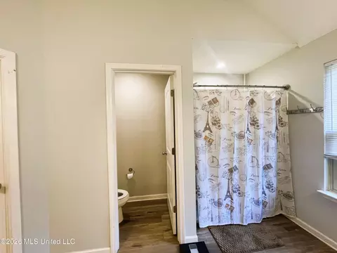 Bath - 109 Flower Cir, Coldwater, MS 38618 photo 2 of 4