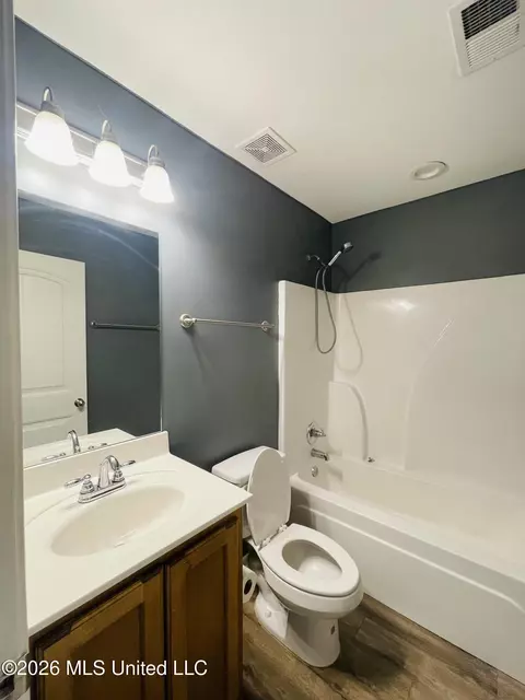 Bath - 109 Flower Cir, Coldwater, MS 38618 photo 2 of 3